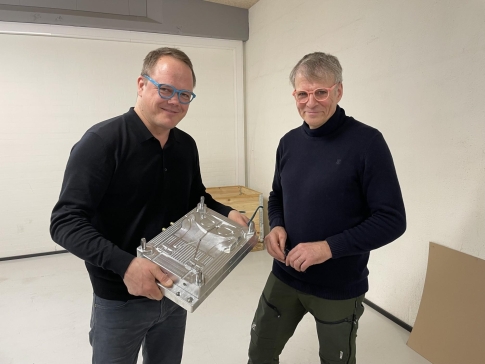 Plaststøbning af store emner
